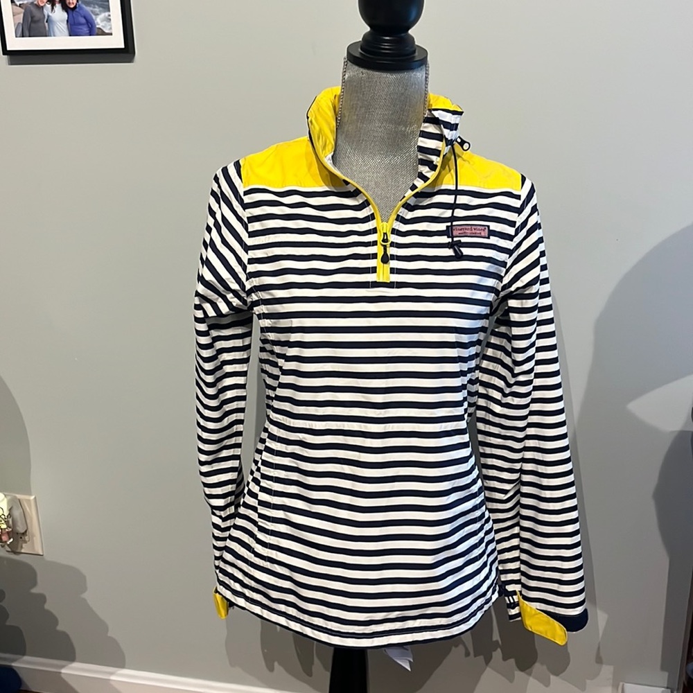 Vineyard Vines womens windbreaker / rain coat xs